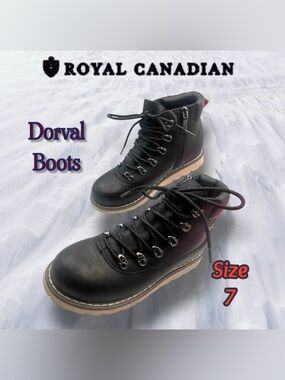 Royal Canadian Dorval Boots Women's Size 7 Dark Blue with Red